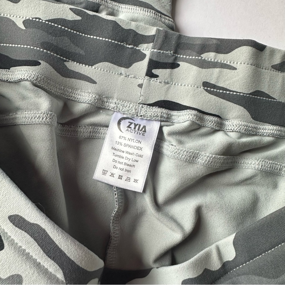 ZYIA gray camo Unwind Jogger XL - Picture 2 of 8